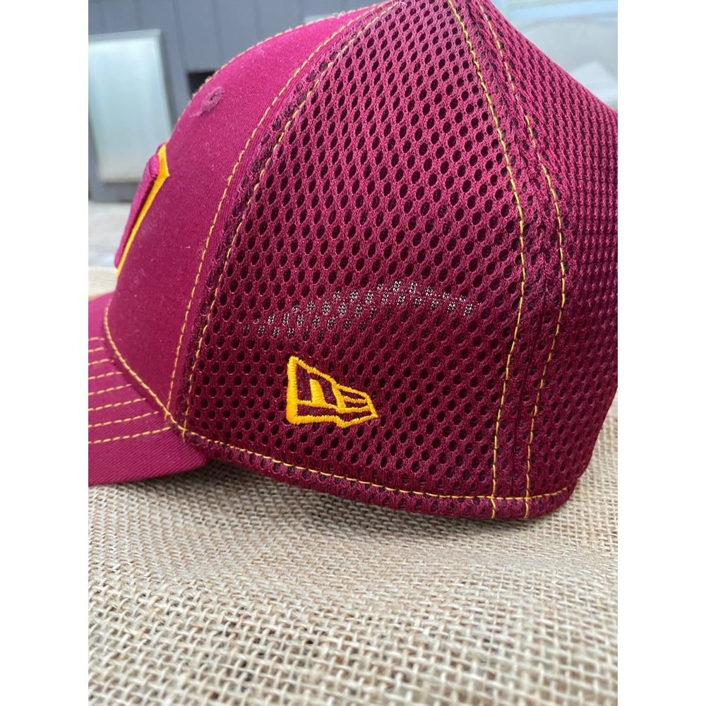 New Era Washington Commanders 39THIRTY Stretch Fit Hat Burgundy Gold NFL M/L - Picture 2 of 6
